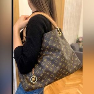 Louis Vuitton Artsy MM 10/10 condition ***NEW****